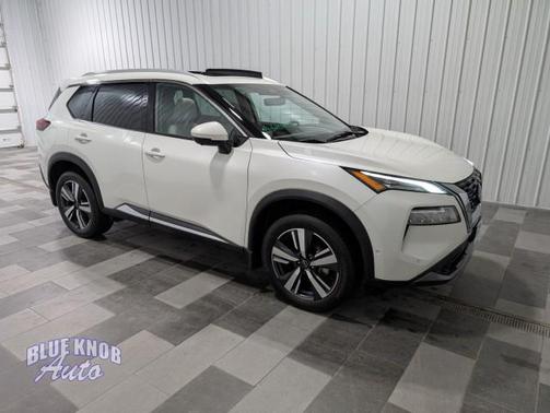 Pearl White Tricoat 2023 Nissan Rogue SL