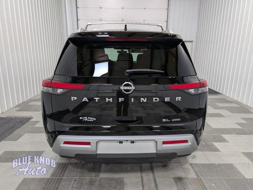 2025 Nissan Pathfinder SL 4WD