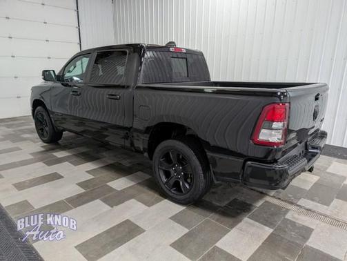 Diamond Black Crystal Pearlcoat 2022 RAM 1500 Big Horn/Lone Star