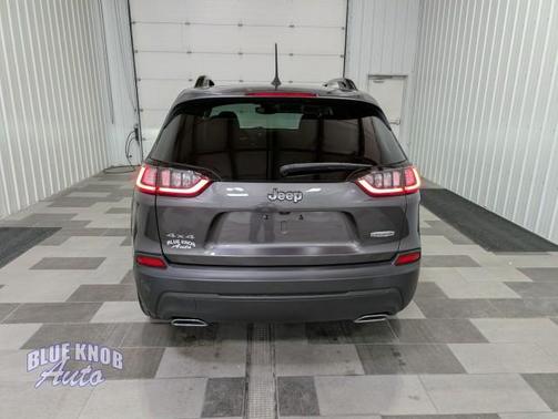Granite Crystal Metallic Clearcoat 2022 Jeep Cherokee Latitude Lux