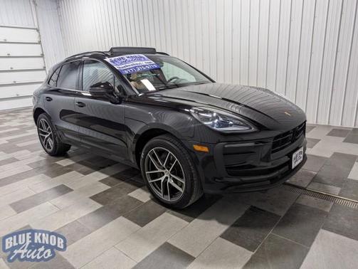 2025 Porsche Macan Base