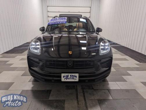 2025 Porsche Macan Base