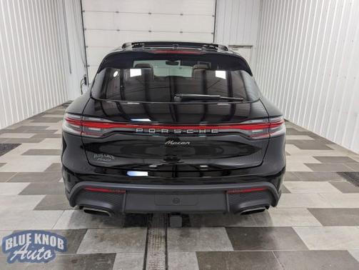 2025 Porsche Macan Base