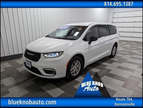 2024 Chrysler Pacifica Touring
