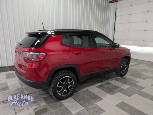 2025 Jeep Compass Trailhawk