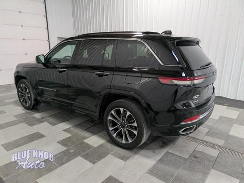 2022 Jeep Grand Cherokee Overland