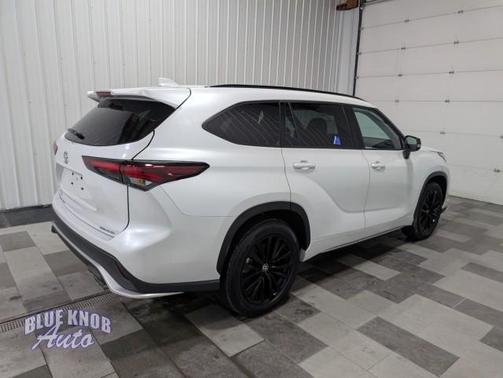 Wind Chill Pearl 2025 Toyota Highlander XSE