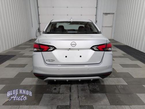 Brilliant Silver Metallic 2025 Nissan Versa 1.6 SV