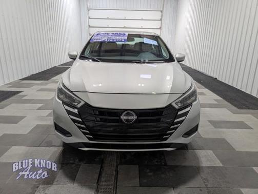 Brilliant Silver Metallic 2025 Nissan Versa 1.6 SV