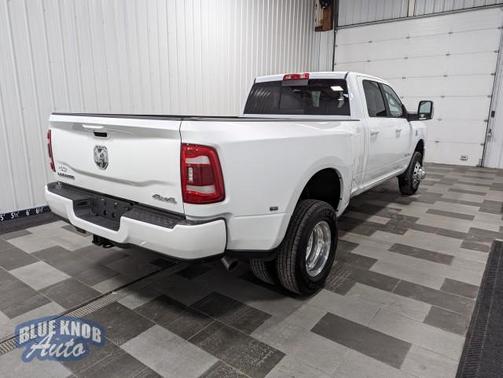 2024 RAM 3500 Laramie Crew Cab 4x4 8' Box