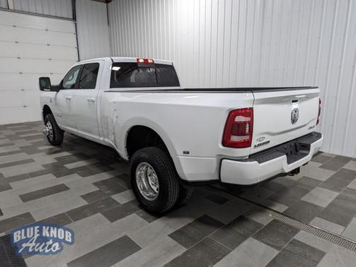 2024 RAM 3500 Laramie Crew Cab 4x4 8' Box