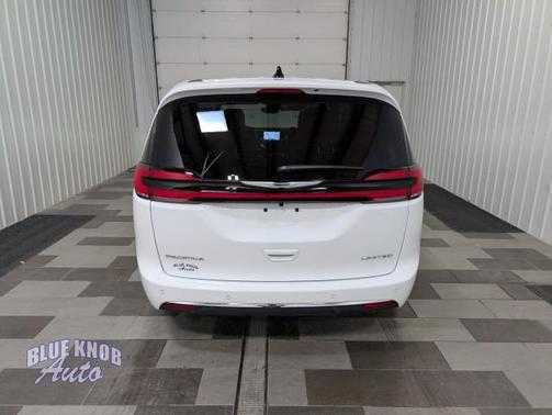Bright White Clearcoat 2026 Chrysler Pacifica Limited