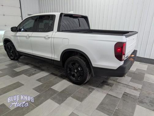 Platinum White Pearl 2026 Honda Ridgeline Black