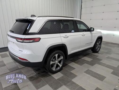 Bright White Clearcoat 2023 Jeep Grand Cherokee Limited
