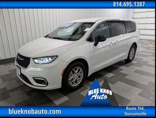 Bright White Clearcoat 2026 Chrysler Pacifica L
