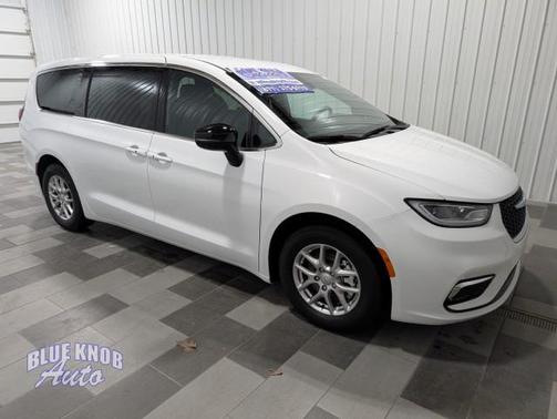 2025 Chrysler Pacifica L