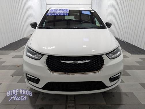 2025 Chrysler Pacifica L