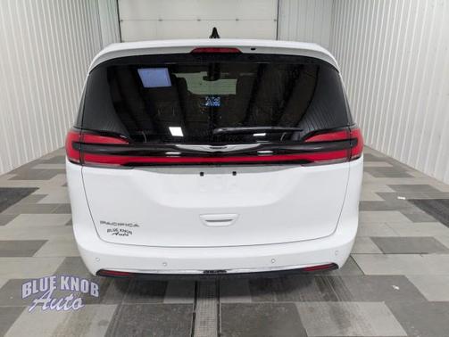 2025 Chrysler Pacifica L