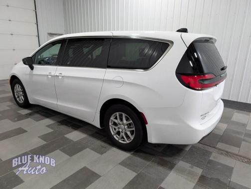 2025 Chrysler Pacifica L