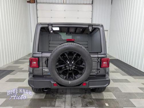 Granite Crystal Metallic Clearcoat 2025 Jeep Wrangler 4xe Sahara