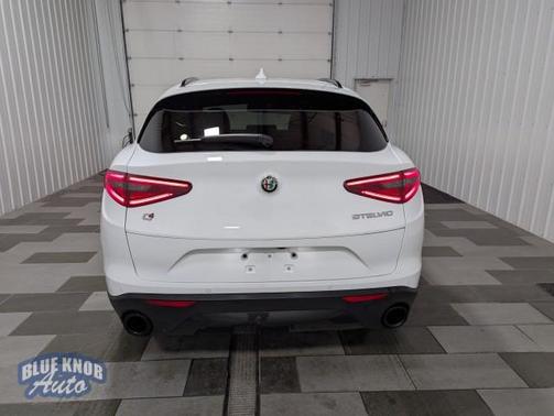2022 Alfa Romeo Stelvio Sprint