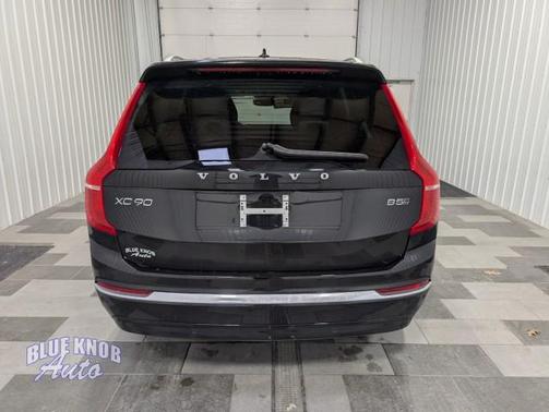 2025 Volvo XC90 B5 Core