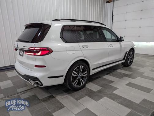 2025 BMW X7 xDrive40i