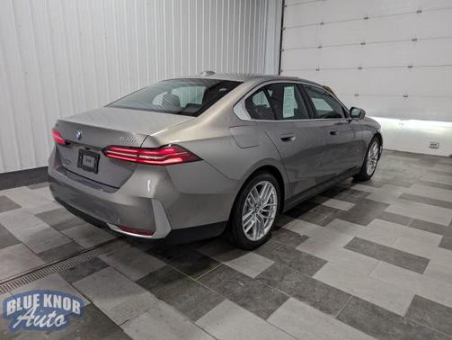2024 BMW 530 i xDrive