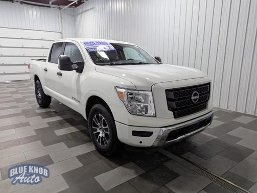 2024 Nissan Titan SV