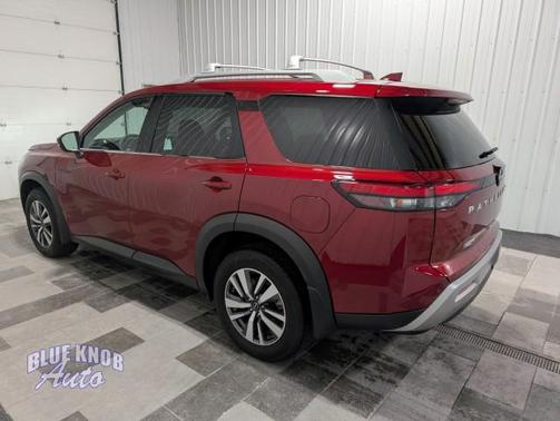 2024 Nissan Pathfinder SL 4WD