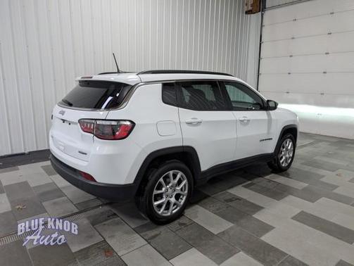 2023 Jeep Compass Latitude Lux