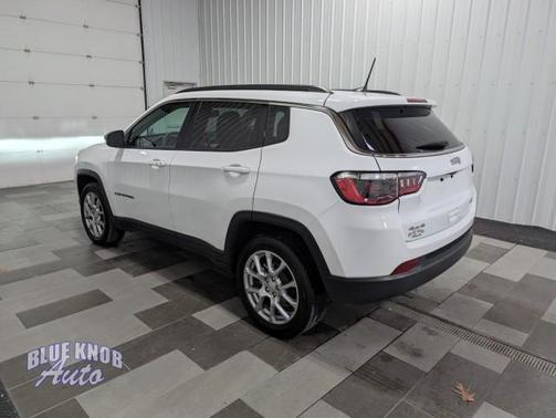 2023 Jeep Compass Latitude Lux