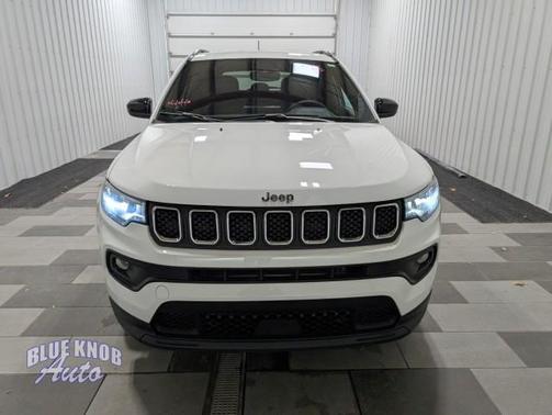 2023 Jeep Compass Latitude Lux