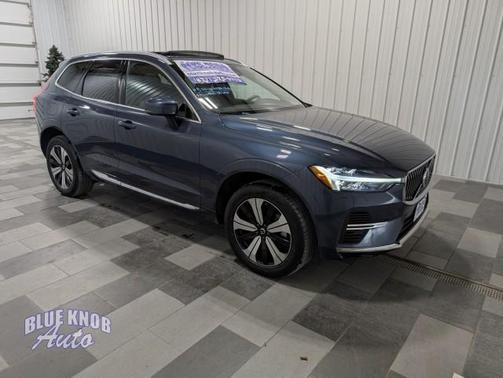 2023 Volvo XC60 Recharge Plug-In Hybrid T8 Core Bright Theme