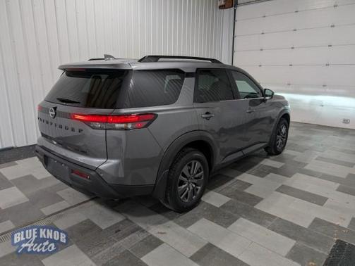 2024 Nissan Pathfinder SV 4WD