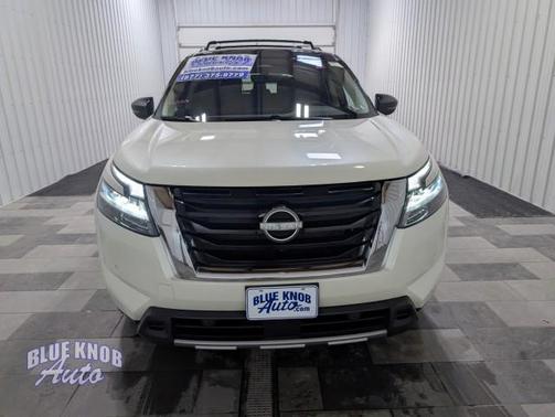 2023 Nissan Pathfinder SL 4WD