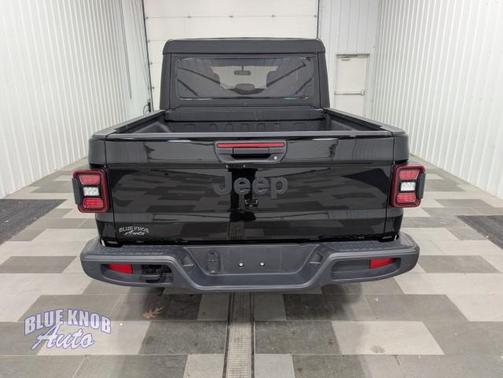 2023 Jeep Gladiator Sport S