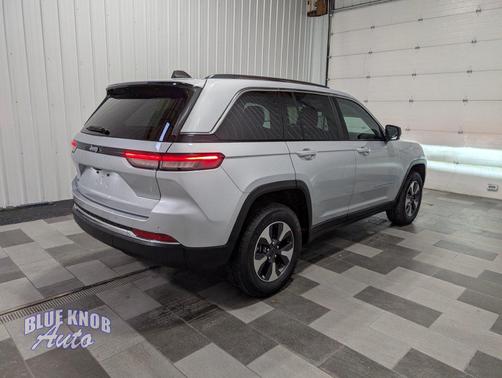 Silver Zynith 2024 Jeep Grand Cherokee 4xe Base