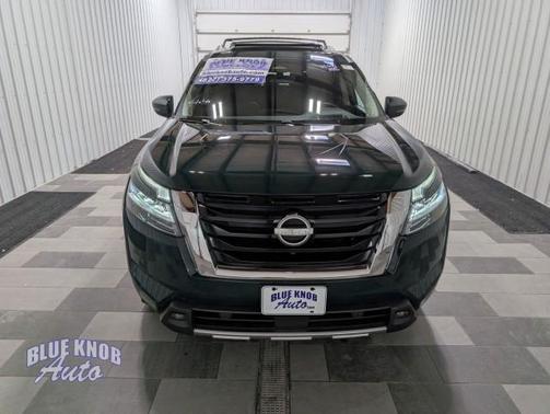 Obsidian Green Pearl 2023 Nissan Pathfinder Platinum 4WD
