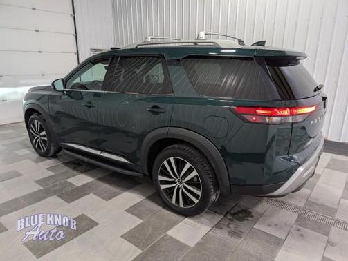 Obsidian Green Pearl 2023 Nissan Pathfinder Platinum 4WD