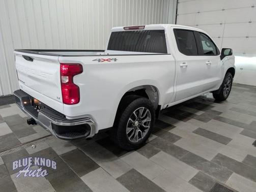 Summit White 2024 Chevrolet Silverado 1500 LT