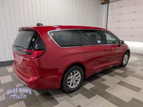 2025 Chrysler Pacifica L