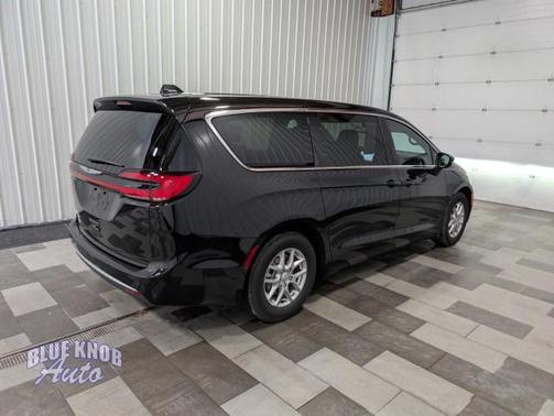 2025 Chrysler Pacifica L