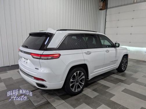 2022 Jeep Grand Cherokee 4xe Overland