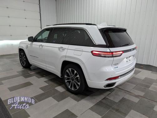 2022 Jeep Grand Cherokee 4xe Overland