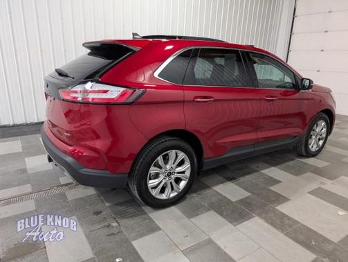 2023 Ford Edge Titanium
