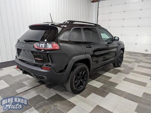 2022 Jeep Cherokee Trailhawk