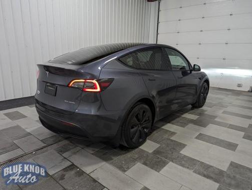 2022 Tesla Model Y Long Range Dual Motor All-Wheel Drive