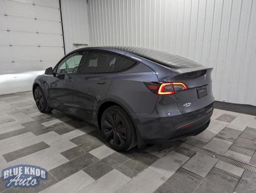 2022 Tesla Model Y Long Range Dual Motor All-Wheel Drive