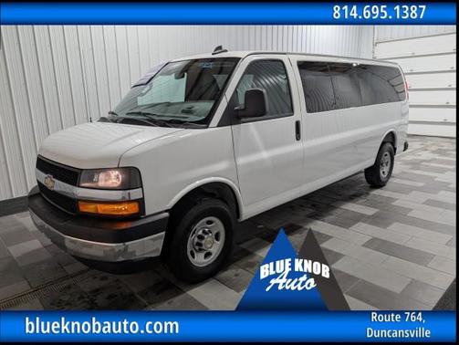 Summit White 2025 Chevrolet Express 3500 RWD 3500 Extended Wheelbase LT